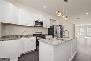 Building Photo - 418 E 21st St