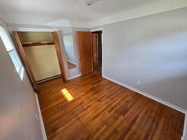 Building Photo - 15935 Foch St