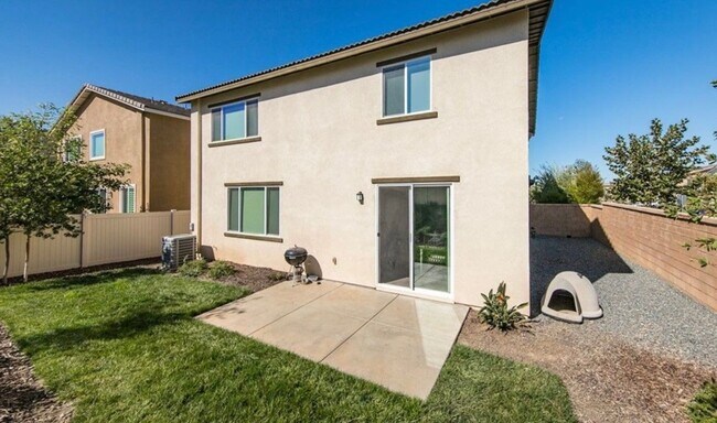 Building Photo - Beautiful 3-Bedroom, 2.5-Bathroom Home for...