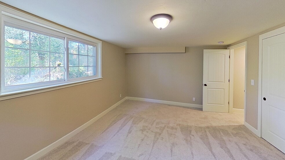 Building Photo - 1105 N Monaco Street Pky