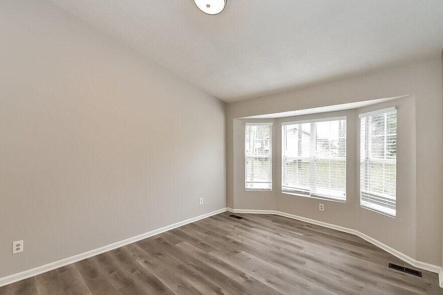 Building Photo - 2032 Lown Farm Ln