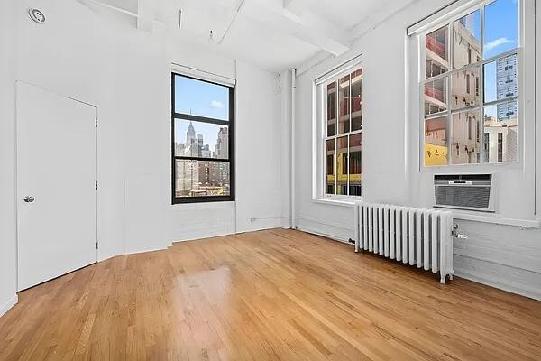 Building Photo - 448 W 37th St