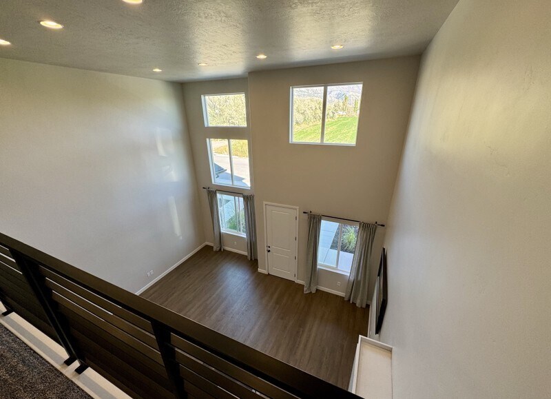 Building Photo - 476 S 700 W