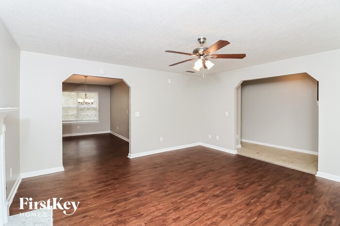 Building Photo - 1625 Cedar Hill