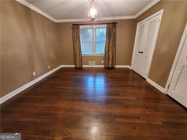 Building Photo - 4615 Mystic Dr NE
