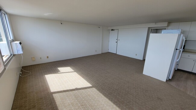 Building Photo - Spacious 2-Bedroom, 2-Bath Condo with Stun...