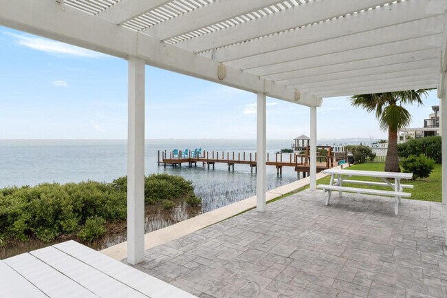 Building Photo - 108 Las Joyas Blvd