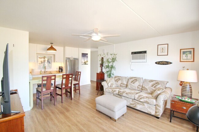 Building Photo - Kihei Villa - Nicely Furnished 1Bed/1Bath located in the heart of Kihei across the street from th...