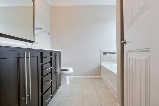 Building Photo - 226 St Catherines Ct