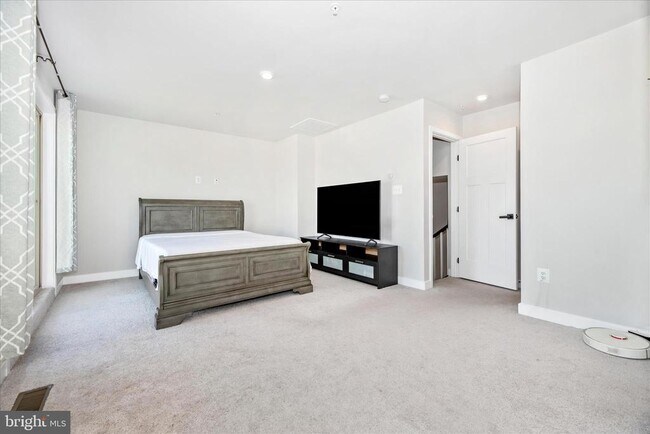 Building Photo - 6042 Fallfish Ct