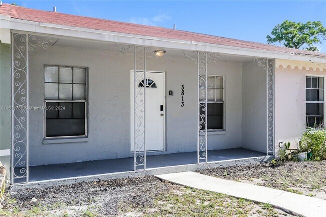 Building Photo - 5813 S 38th St