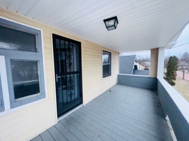 Building Photo - 12713 Craven Ave