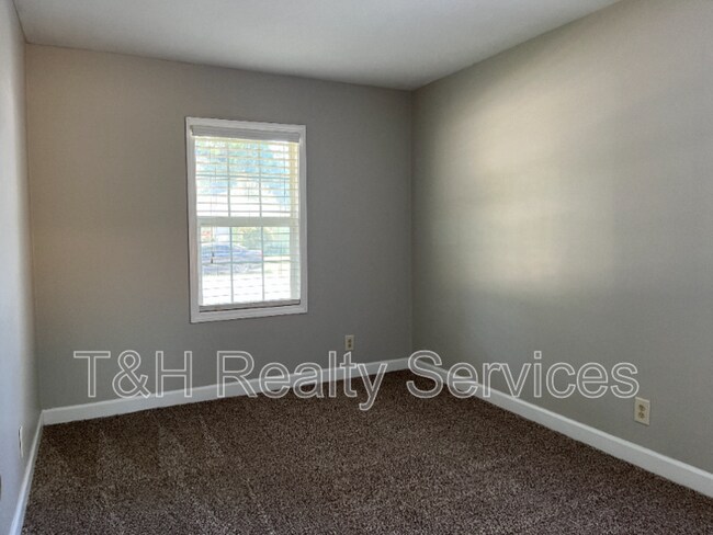 Building Photo - 8238 Wysong Dr