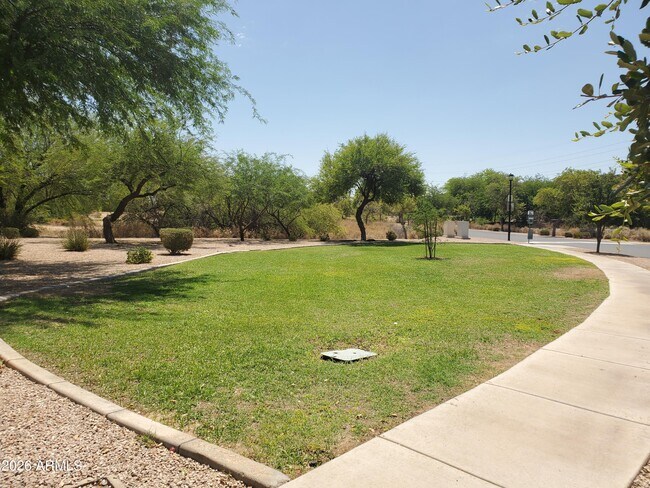 Building Photo - 2430 E Darrel Rd