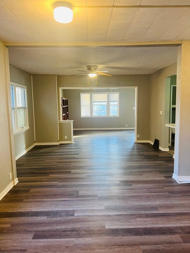 Building Photo - Central Salina