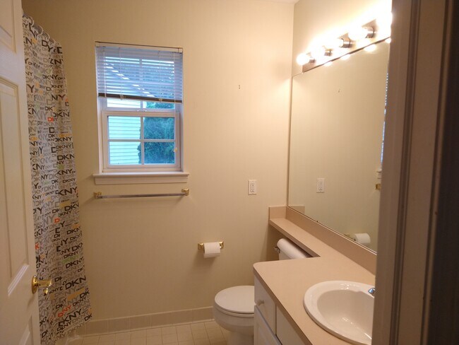 Building Photo - 2852 Chaseway Ct