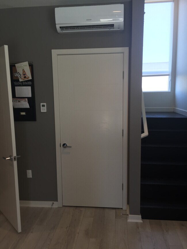 Building Photo - 826 Brickyard Ln