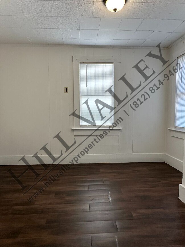 Building Photo - Large four bedroom in Farrington's Grove H...