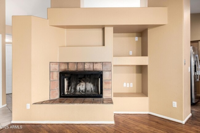 Building Photo - 15221 N 87th Dr