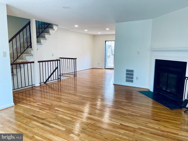 Building Photo - 32 Fendall Ave