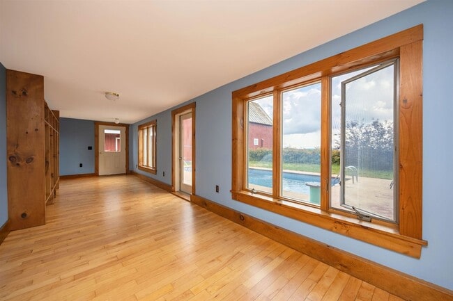 Building Photo - 2169 Green Bay Loop