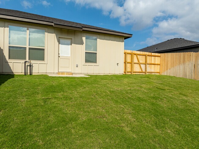 Building Photo - 3800 Pecan Creek Rd