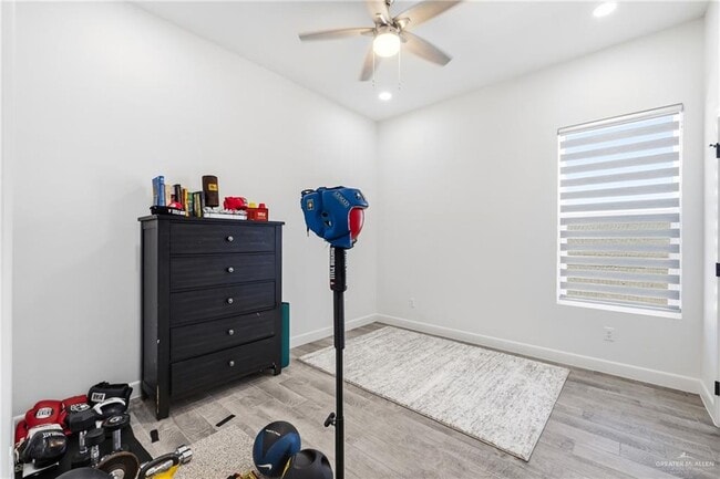 Building Photo - 18 S Marla Ct