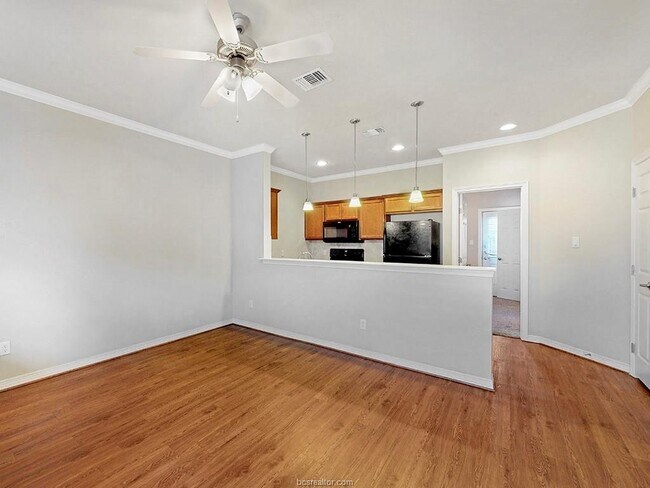 Building Photo - Lakeridge Townhomes #2607