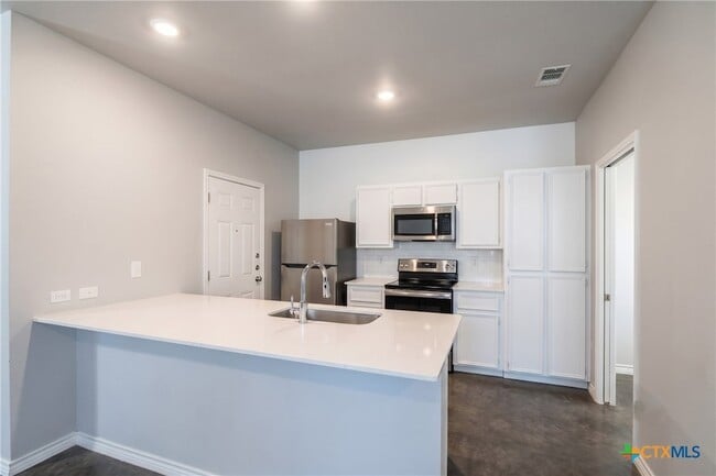 Building Photo - 300 Lowes Blvd