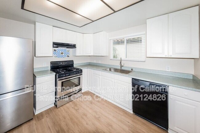 Building Photo - 209 Conifer Dr