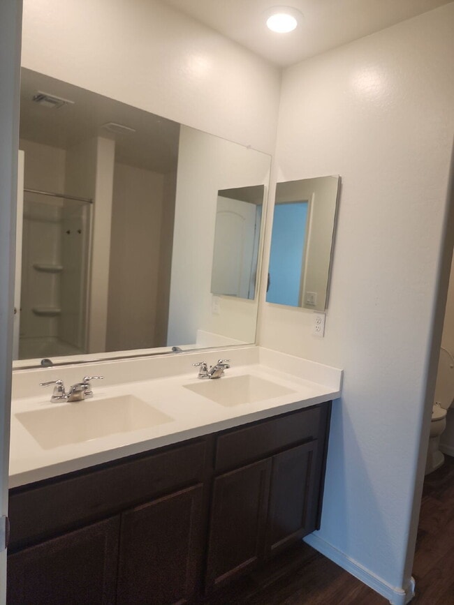 Building Photo - "Spacious 4-Bedroom Oasis in Casa Grande w...