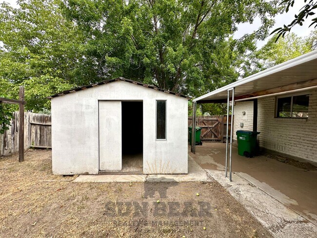 Building Photo - Ranch-style home with Spanish / Mediterranean influences!  Dog upon approval!