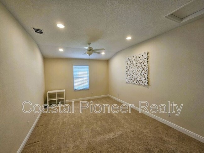 Building Photo - 11541 Crowned Sparrow Ln