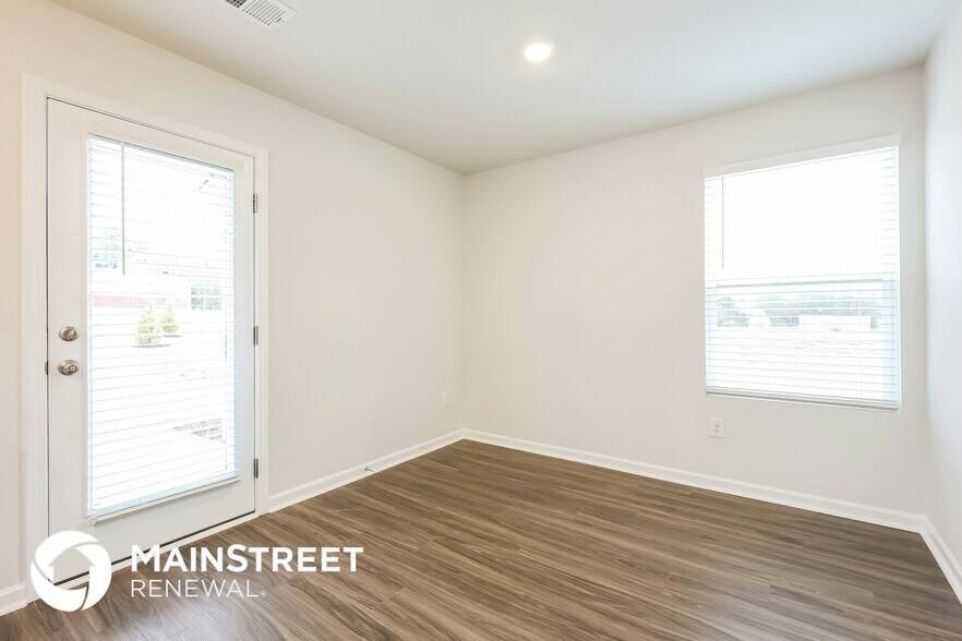 Building Photo - 647 Blossom Run