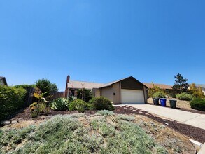 Building Photo - Poway - View Lot - Single Story House