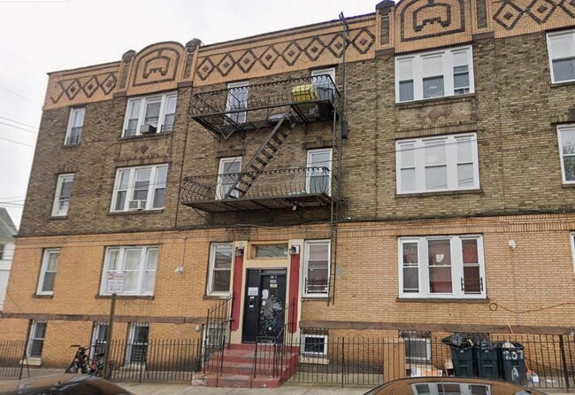 Building Photo - 207 Arlington Ave