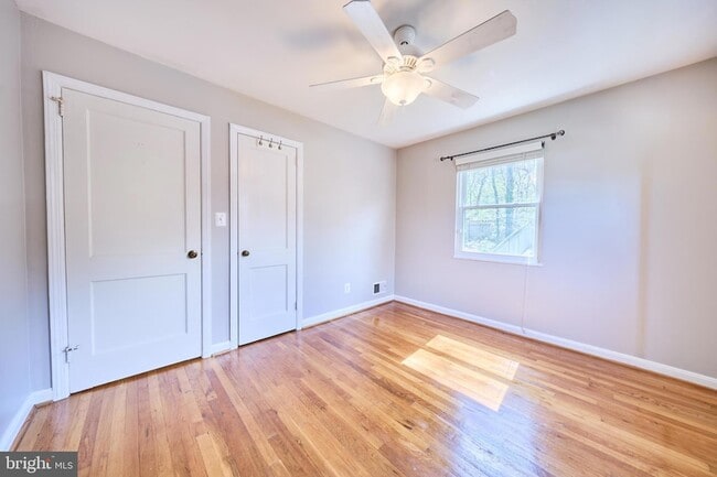 Building Photo - 2319 Riverview Terrace