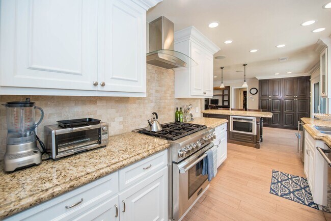 Building Photo - Welcome to Newport Beach