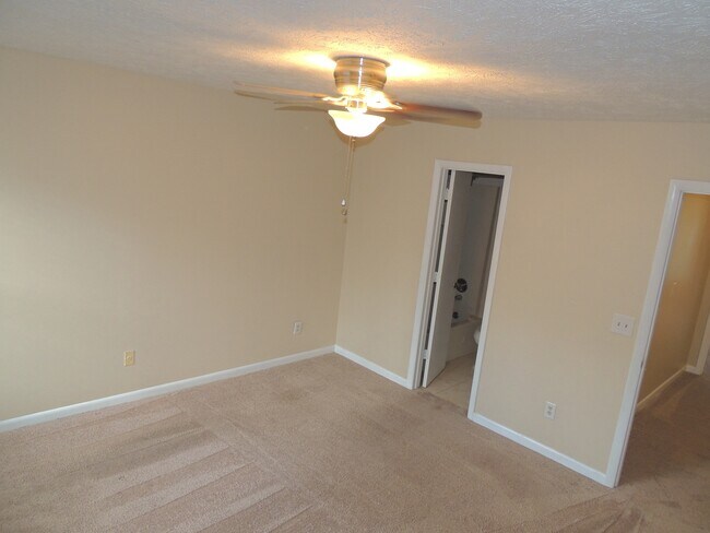 Building Photo - 1209 Huntsman Ct