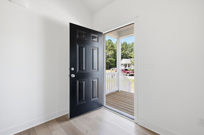 Building Photo - 21161 Baileys Ln
