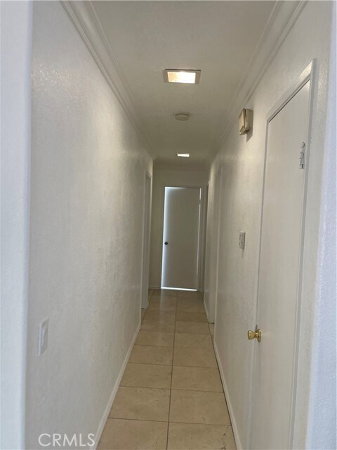 Building Photo - 1049 S Alice Ave