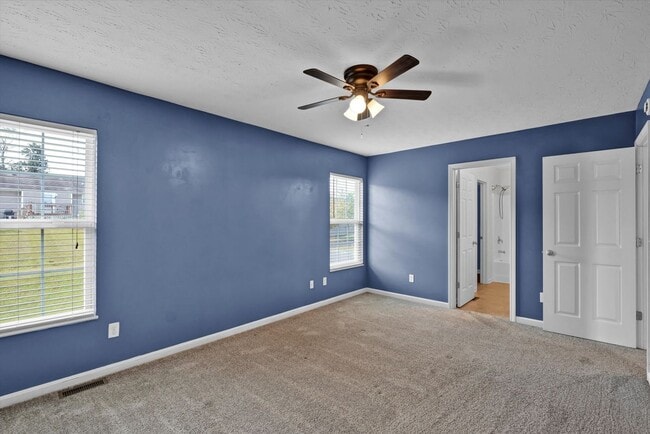 Building Photo - 204 Greenleaf Dr