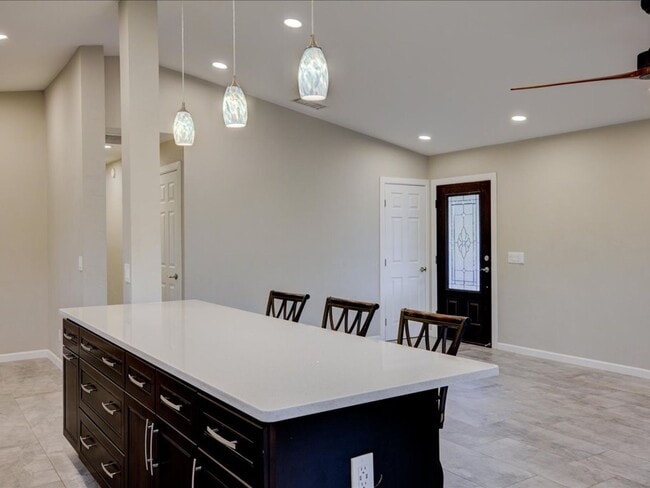 Building Photo - PROMO $500.00 OFF FIRST FULL MONTH'S RENT!