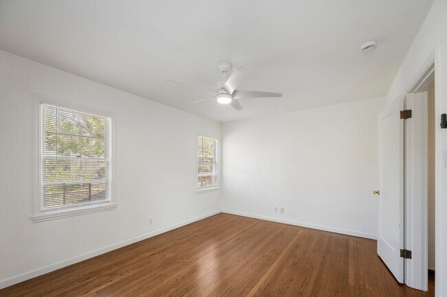 Building Photo - North Berkeley 2 Bedroom Rare Finds!