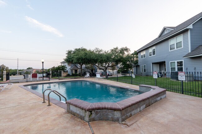 Building Photo - 1236 Canyon Creek Cir