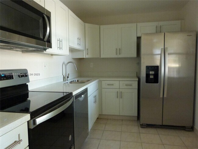Building Photo - 6751 N University Dr