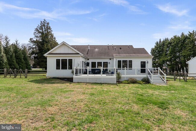 Building Photo - 17601 Crystal Spring Terrace