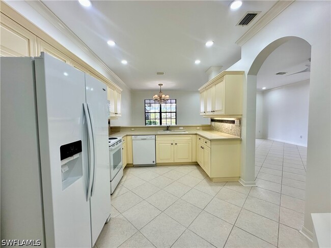 Building Photo - 15031 Summit Pl Cir