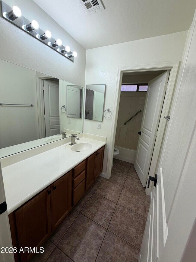 Building Photo - 46058 W Tulip Ln