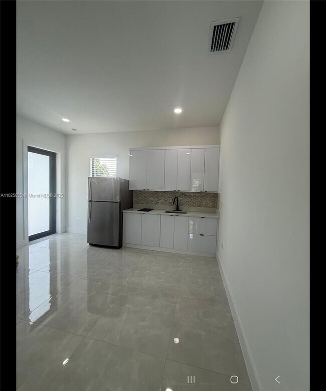 Building Photo - 2807 Leeland Heights Blvd